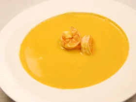 Суп-пюре из тыквы с креветками