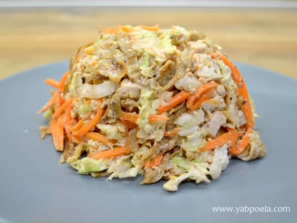 Салат из моркови по-корейски с курицей и капустой