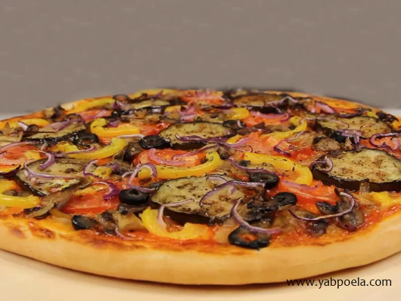 Пицца с грибами и овощами
