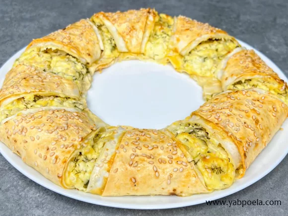 Пирог из лаваша с сыром и зеленью